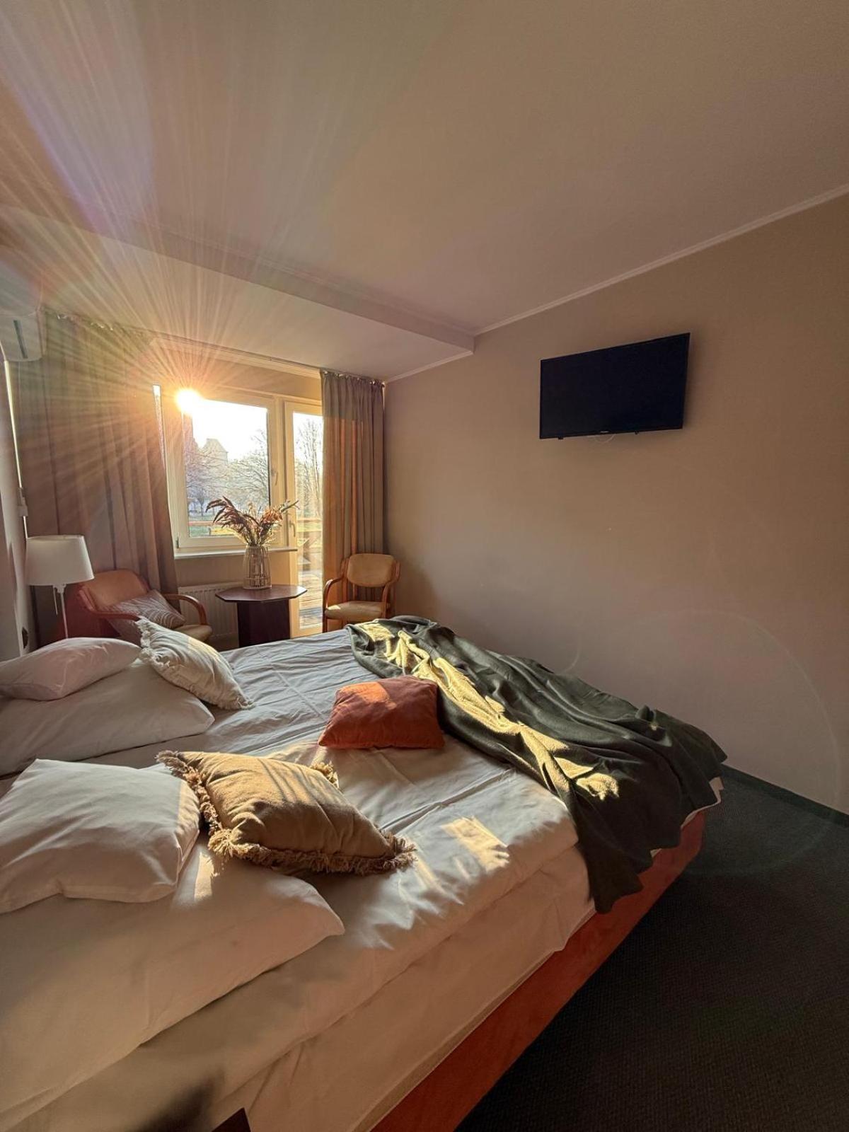 Hotel Kopernik Фромборк Екстериор снимка