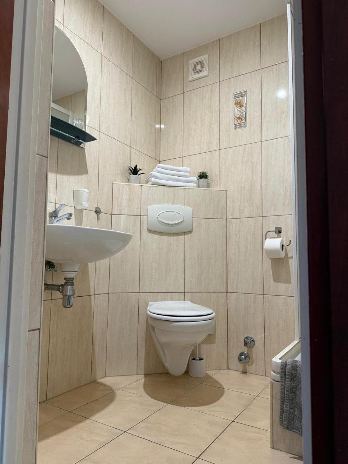Hotel Kopernik Фромборк Екстериор снимка